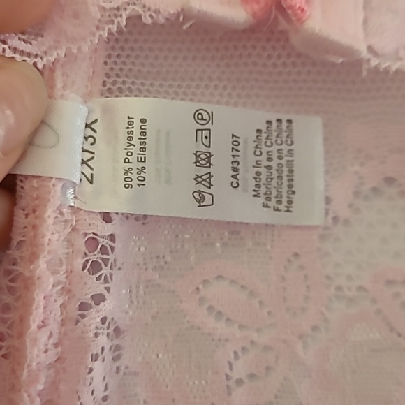 Lingerie - Picture 4 of 7